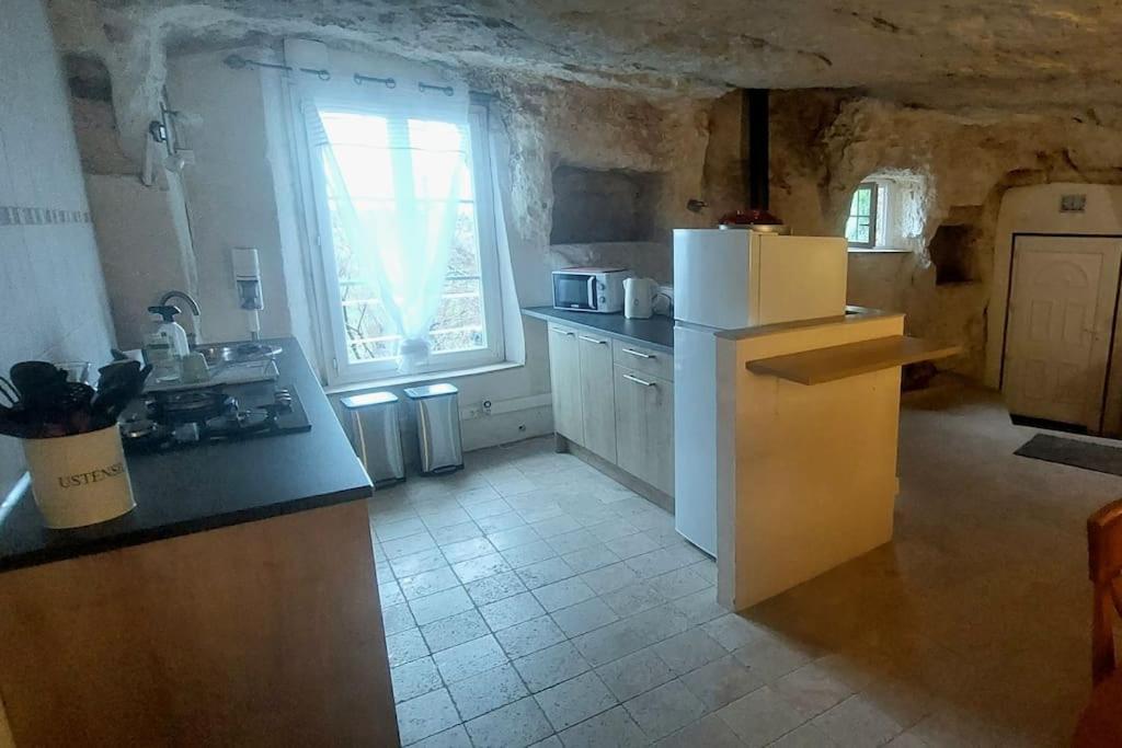 Troglo Entre Caves Et Chateaux *