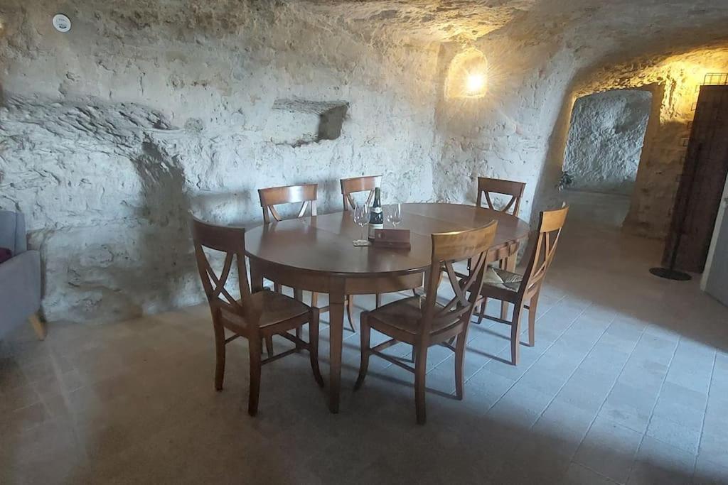 Troglo Entre Caves Et Chateaux Holiday home Montlouis-sur-Loire
